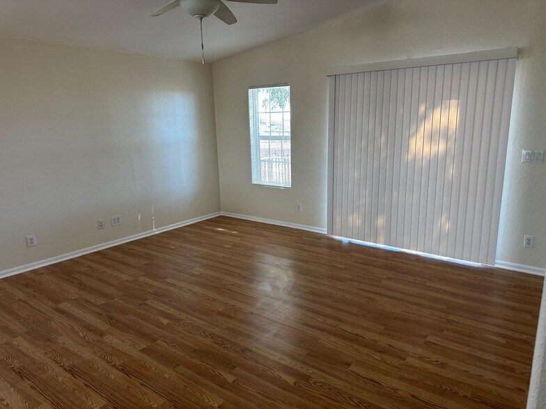 Building Photo - 2308 Rangeview Dr