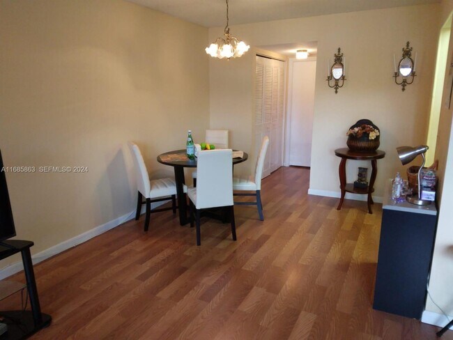 Building Photo - 206 Sheffield I