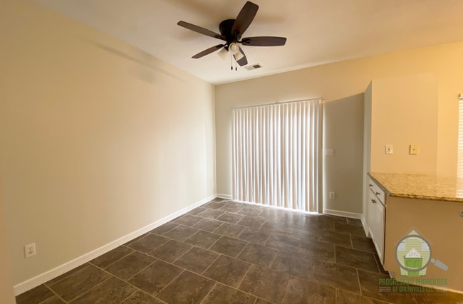 Building Photo - 302 Claybrooke Dr
