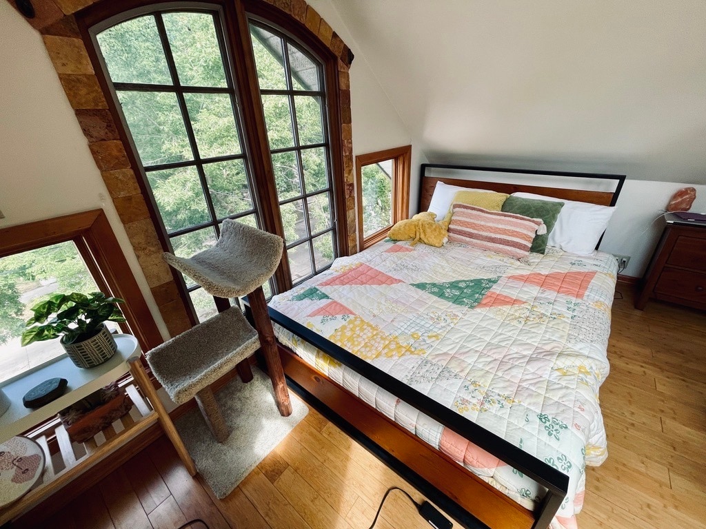 Building Photo - 1701 Taylor St NE