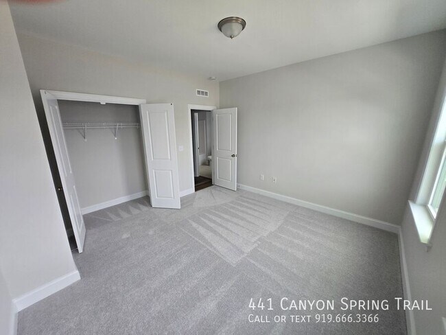 Building Photo - 441 Canyon Spring Trl