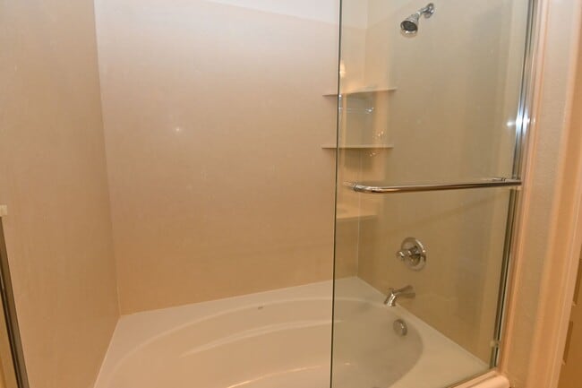 Building Photo - Tralee Village-Tri-Level Townhome, Modern ...