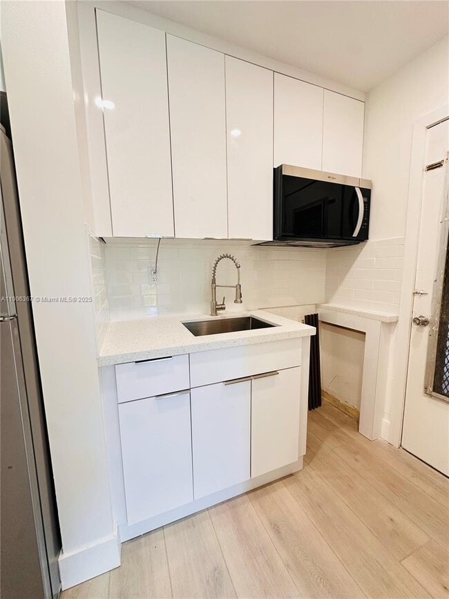 Building Photo - 5991 SW 76th St