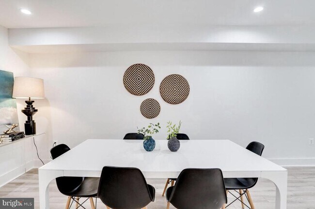 Building Photo - 22 Bryant St NW