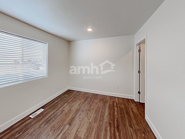 Building Photo - 1419 Perelle Ln