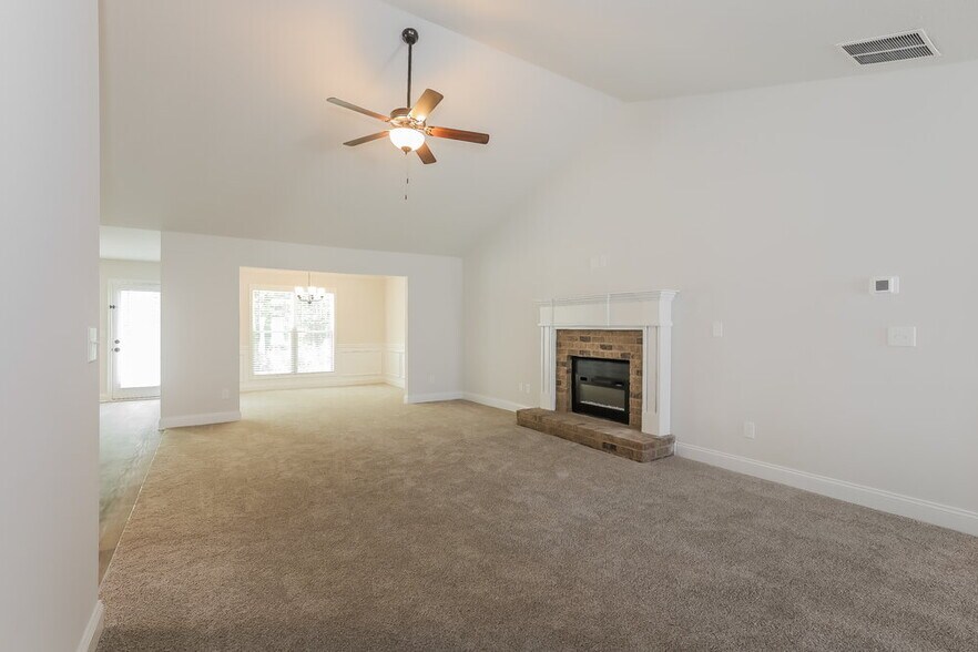 Building Photo - 128 Heartland Cir