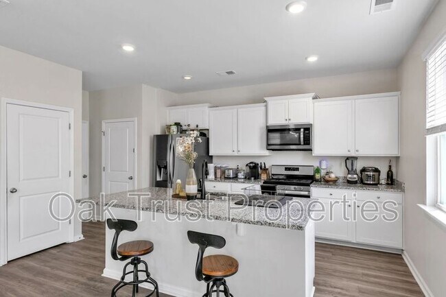 Building Photo - 341 Bering Ln