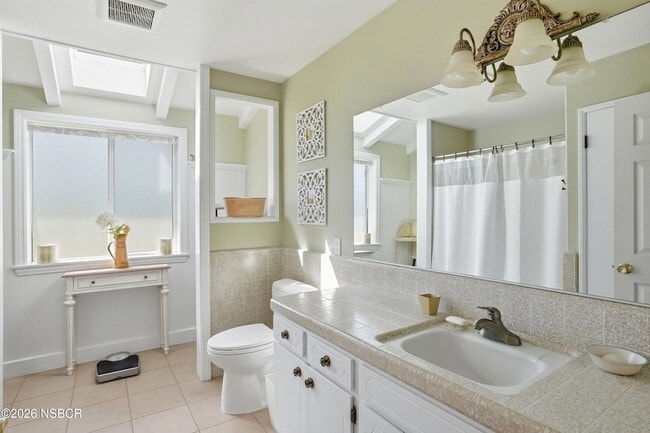 Building Photo - 2611 Janin Way