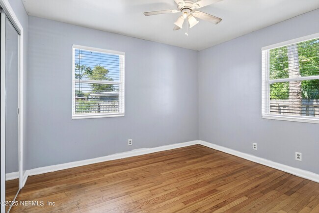 Building Photo - 6635 Blackwood Dr