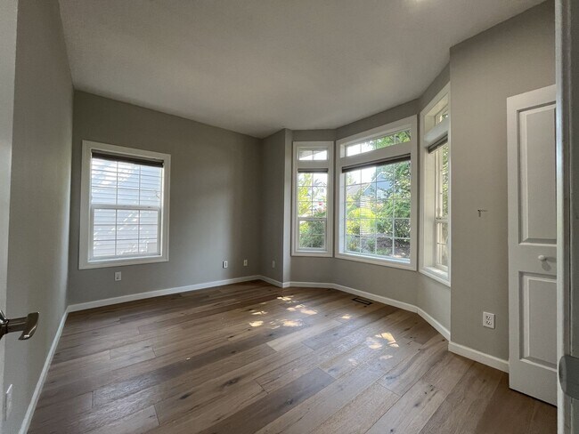 Building Photo - Beautifully Updated 3-Bedroom Cedar Mill Home with Chef's Kitchen, Huge Bonus Room and Private Ba...