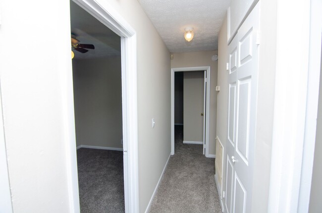 Building Photo - 12th South Home!