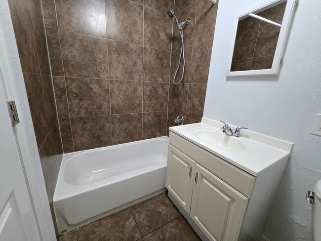 Building Photo - 2147 Dodge Ave