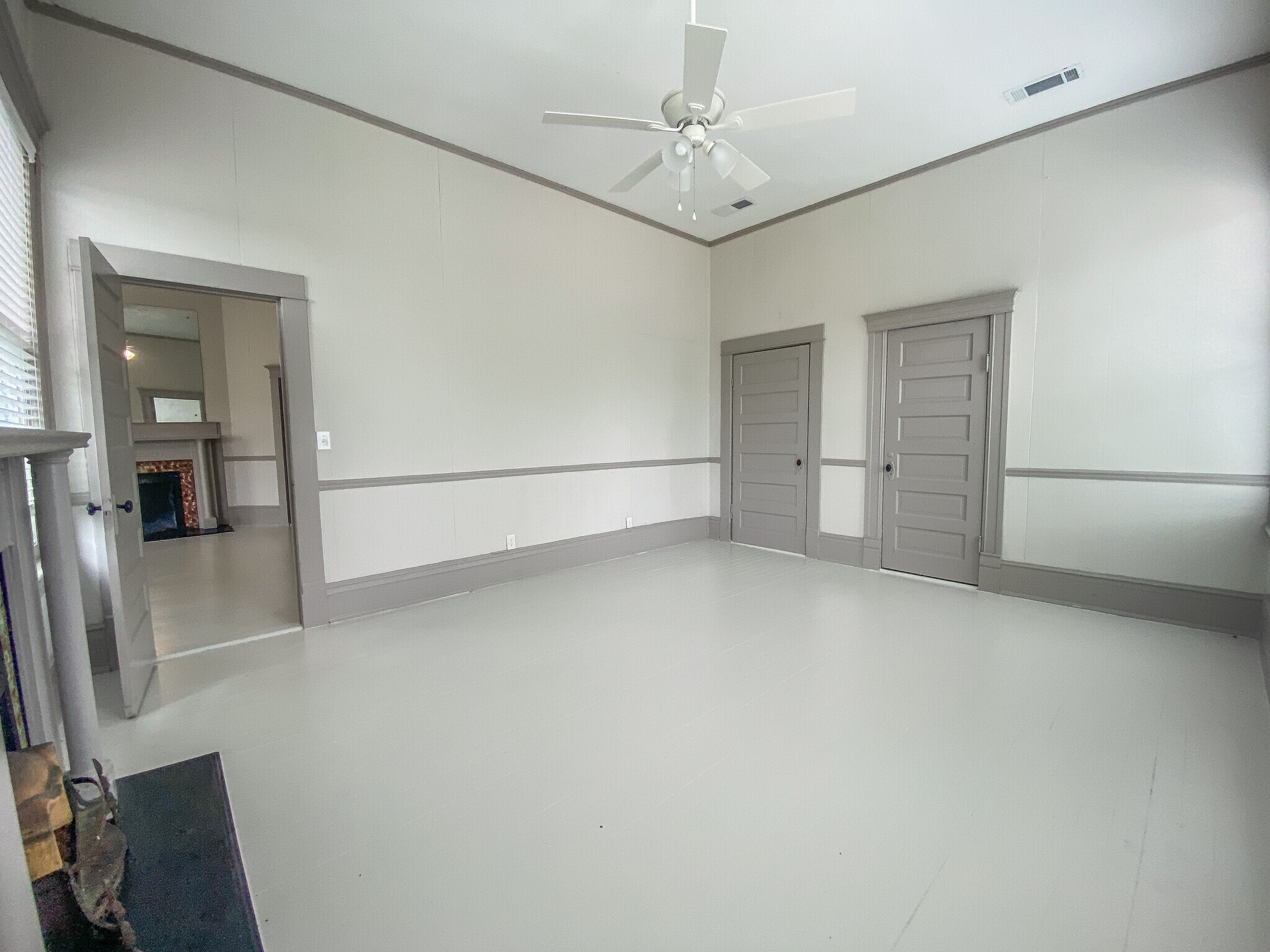 Building Photo - 1012 Love Ave