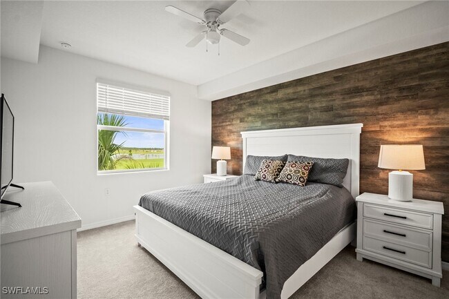 Building Photo - 15285 Grn Acrs Ave