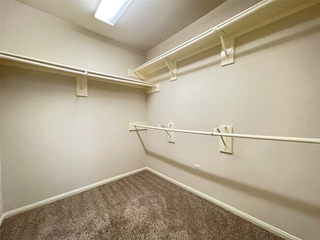 Building Photo - 13518 Primula Ct