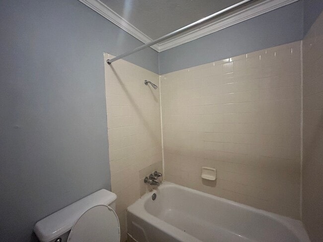 Building Photo - Super Cute 2 Bed/1 Bath in Quiet Community!