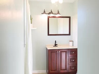 Building Photo - 100 York Dr