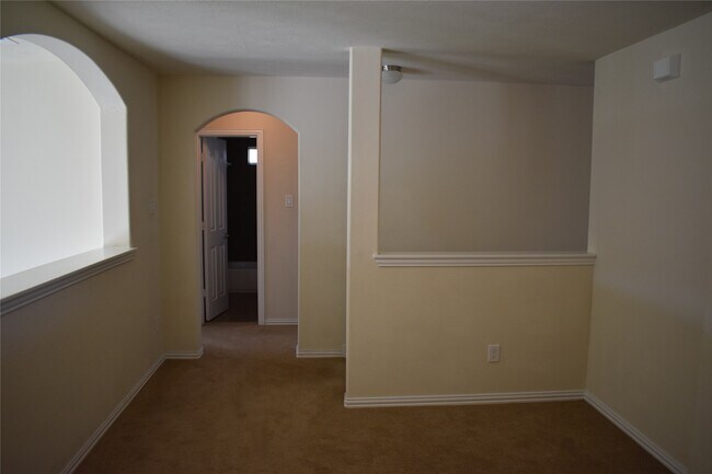 Building Photo - 24623 Forest Canopy Dr