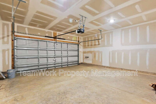 Building Photo - 413 Broad Elm Wy
