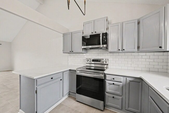 Building Photo - 514 Grand Estates Dr