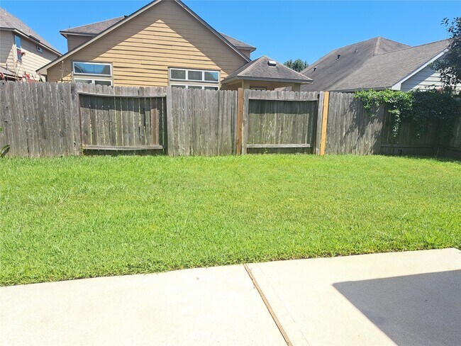 Building Photo - 26315 Fox Ridge Ln