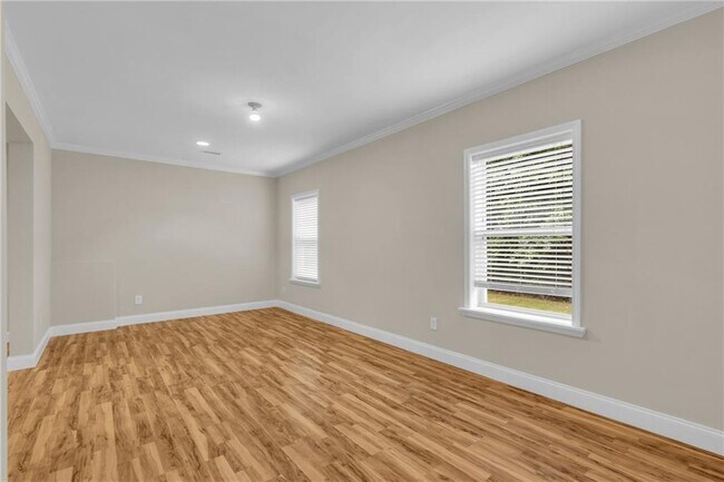 Building Photo - 3295 Carrick Rd