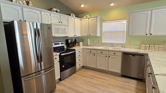 Building Photo - 2453 Violet Ct