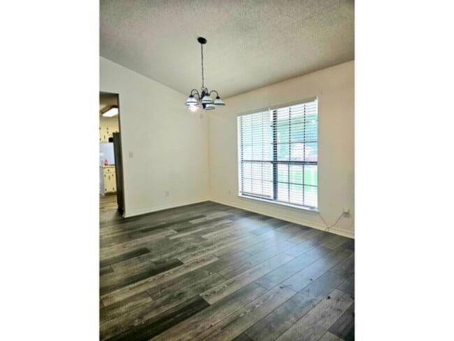 Building Photo - 5808 Hermitage Cir
