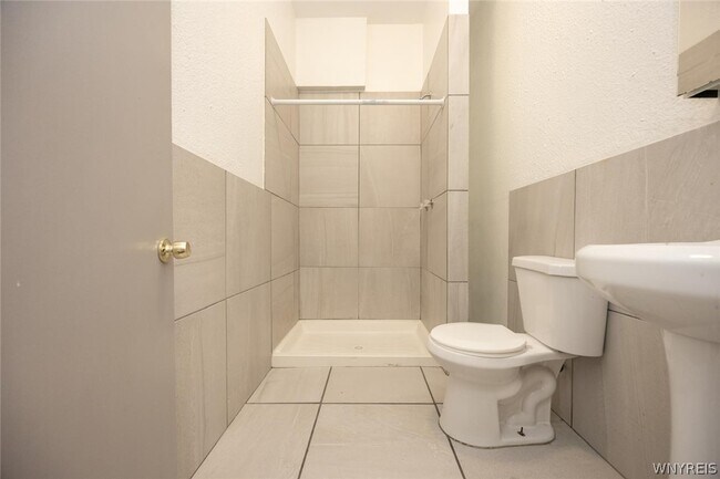 Building Photo - 1023 15th St