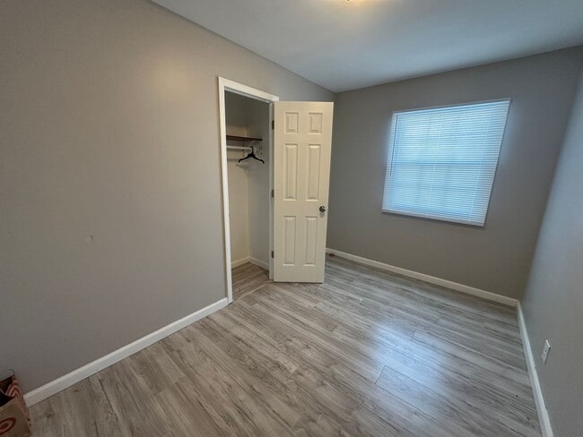 Building Photo - 181 Gibson St