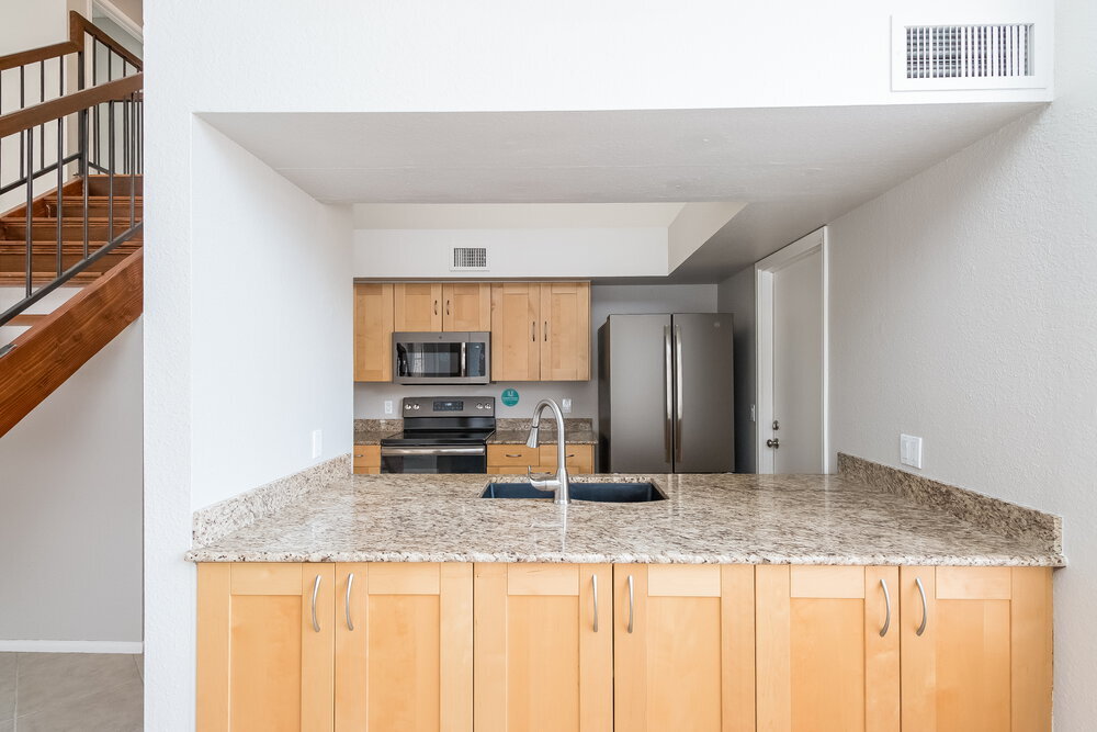 Building Photo - 841 E Manor Dr