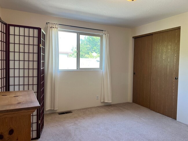 Building Photo - Charming Two-bedroom Townhouse | Available...