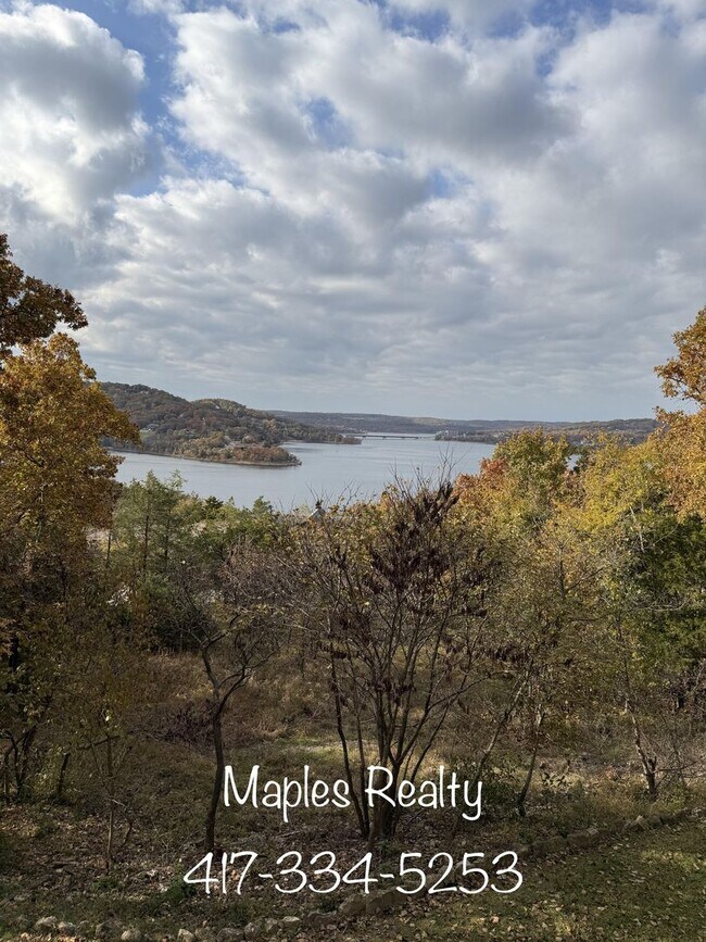 Building Photo - Executive Lake Home near Big Cedar Lodge