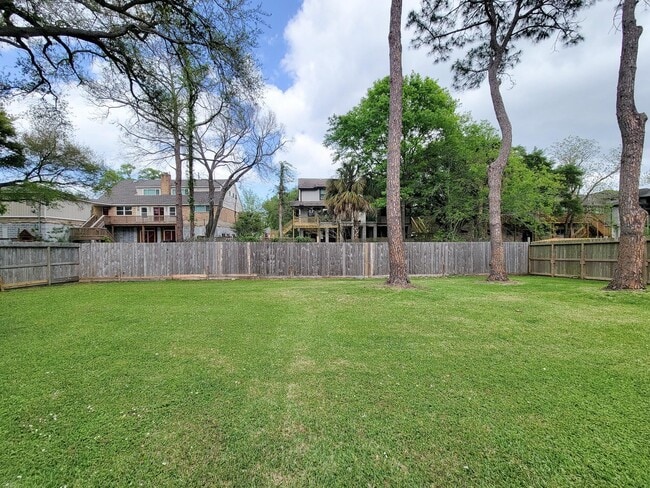 Building Photo - 18603 Point Lookout Dr