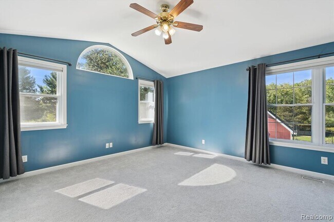 Building Photo - 2860 E Coon Lake Rd