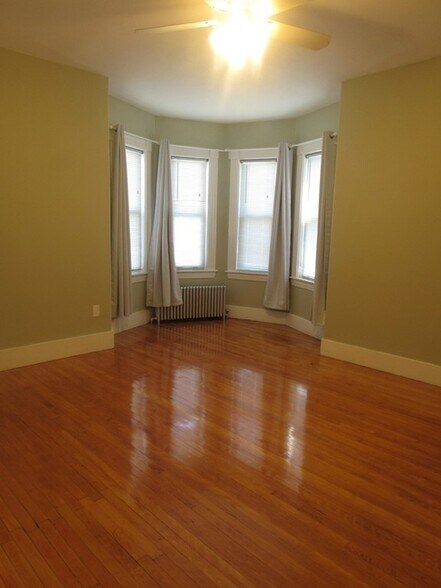 Building Photo - 109 Walnut St