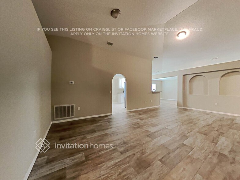 Building Photo - 4716 Four Lakes Dr