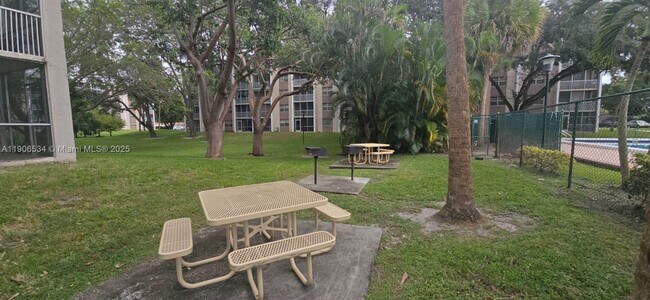 Building Photo - 1200 NW 87th Ave