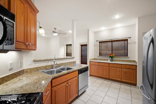 Building Photo - 5939 Bandolero Dr