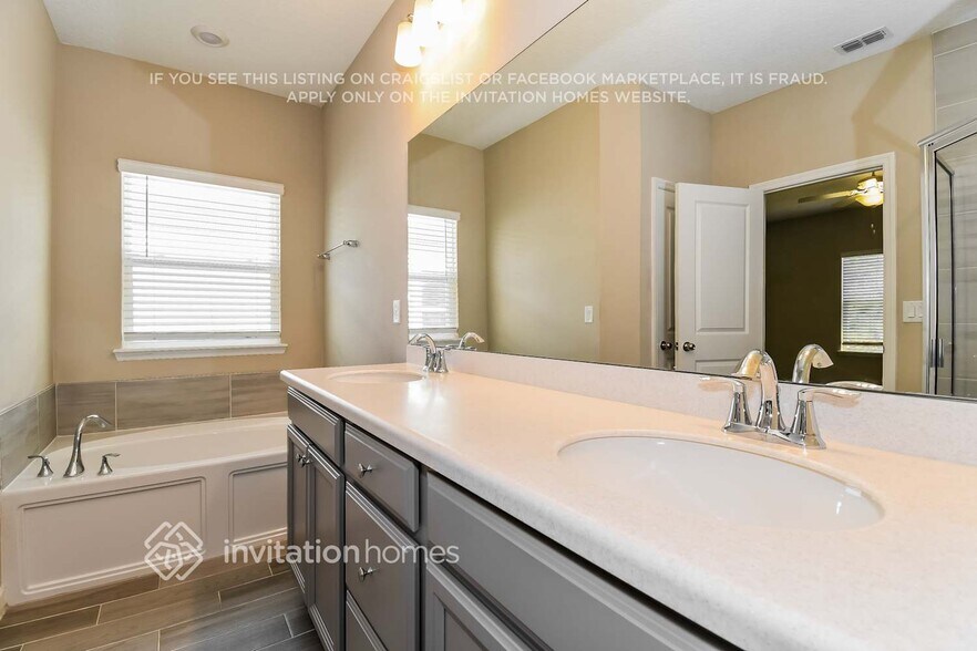 Building Photo - 9998 Lemon Grass Ln