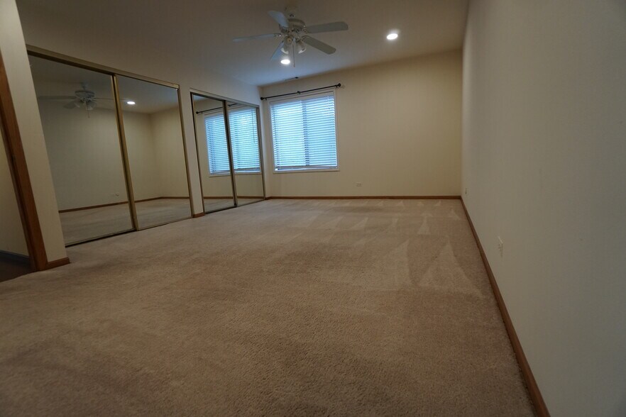 Building Photo - 6237 Trinity Dr