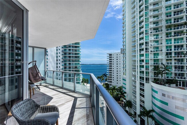 Building Photo - 1300 Brickell Bay Dr