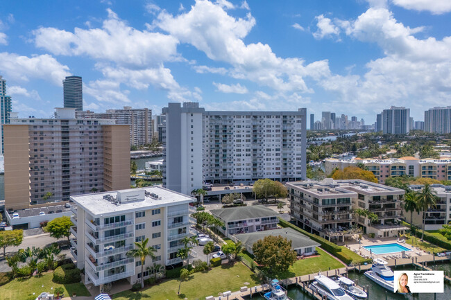 Building Photo - 137 Golden Isles Dr
