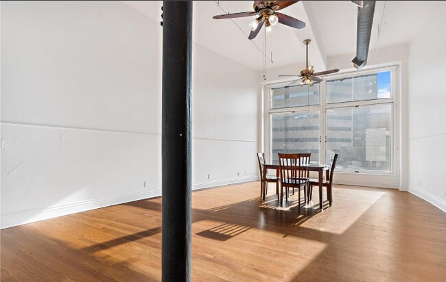 Building Photo - 1617 California St