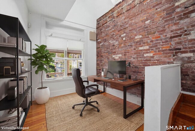 Building Photo - 110 Avon St