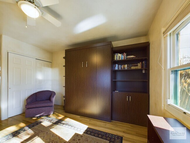 Building Photo - 303 Sena St