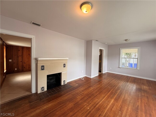 Building Photo - 2114 Dora St