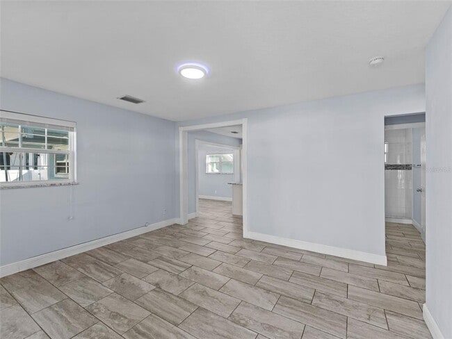 Building Photo - 2924 W Dewey St