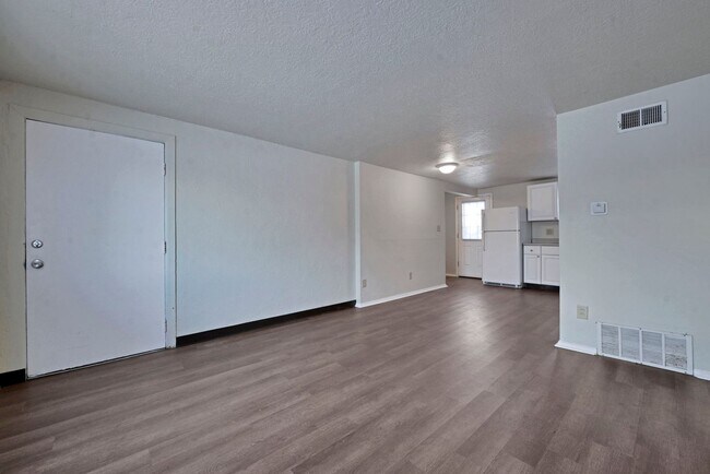 Building Photo - 2 Bedroom Affordable Housing Apartment