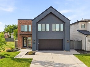Building Photo - 584 W 620 N